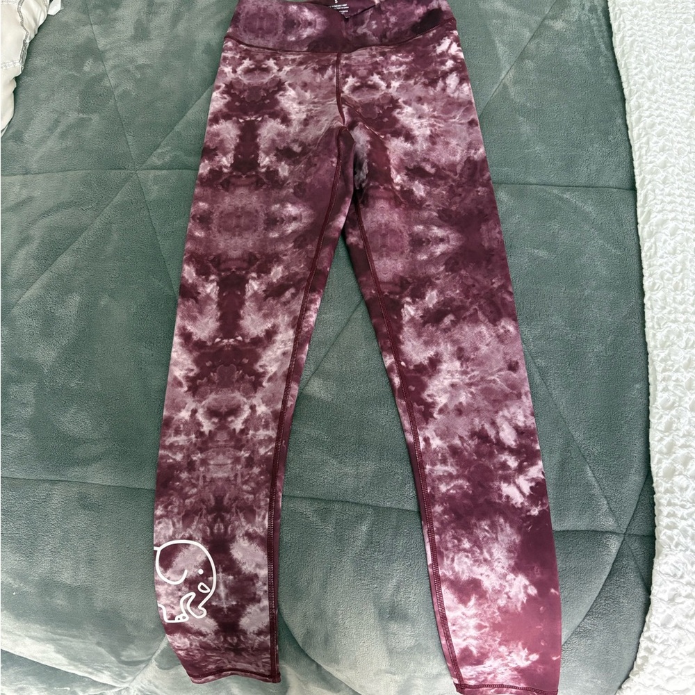 Ivory Ella Maroon Tie-Dye Leggings